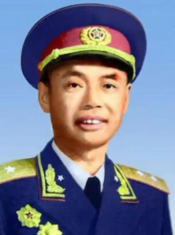 红军长征后，鲍先志返乡寻亲，没想到却被村民告知，自己的妻子被国民党反动派卖到了外