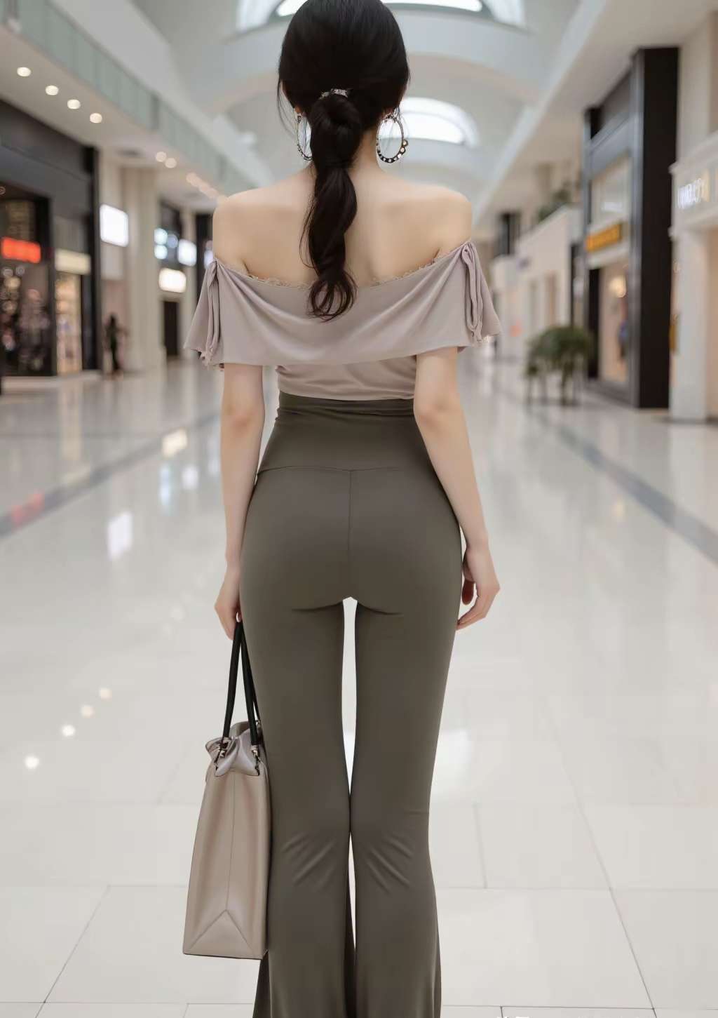 这是我女朋友，晒晒你女朋友的背影