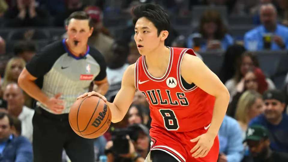 河村勇辉难逃被裁命运，场均3+4+4，三分绝技成短板