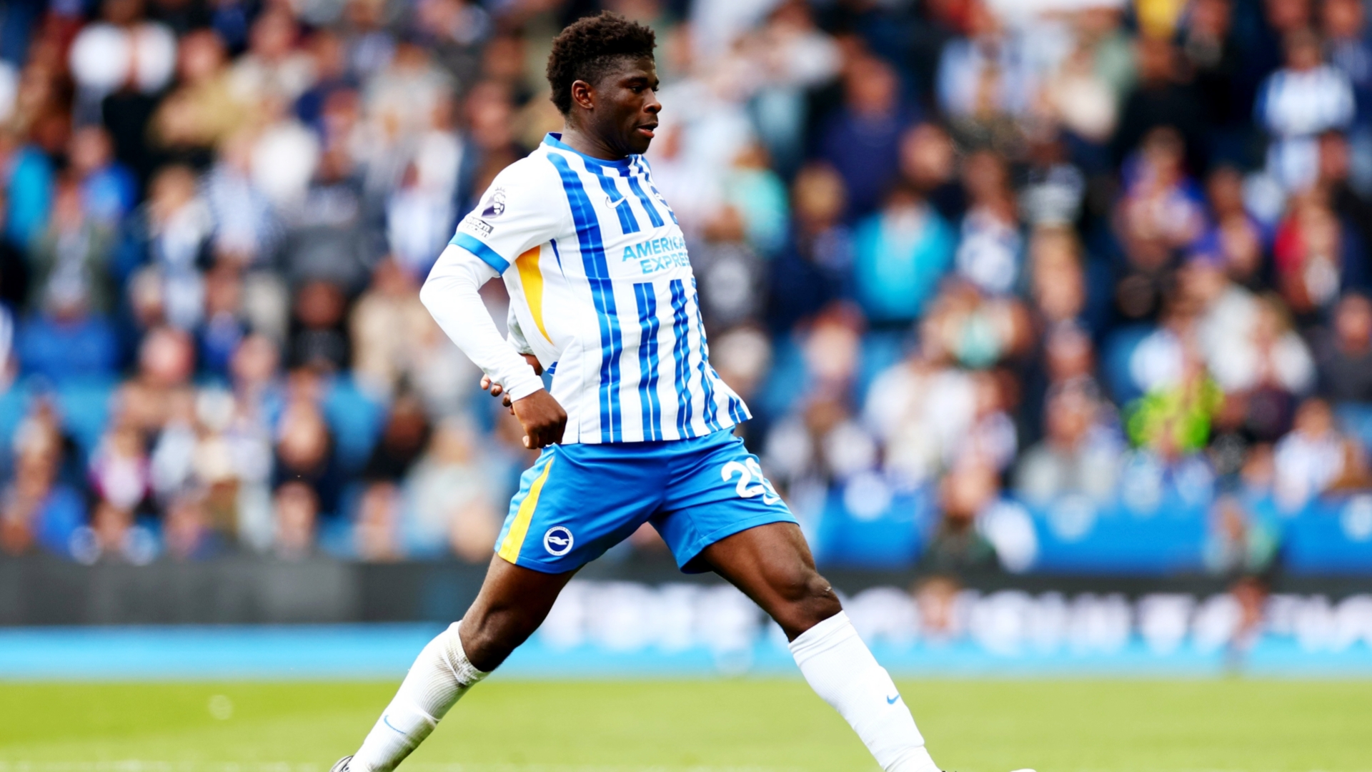 媒体消息，布莱顿希望至少再留巴莱巴一个赛季，曼联今夏也不再继续追逐。
曼联认为1