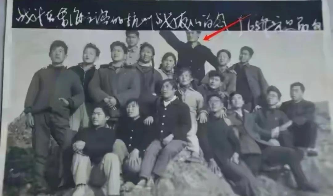 宗庆后下乡做知青，现在的人都说他当年很苦很苦。苦要看跟谁比，可能对城里人来说，下