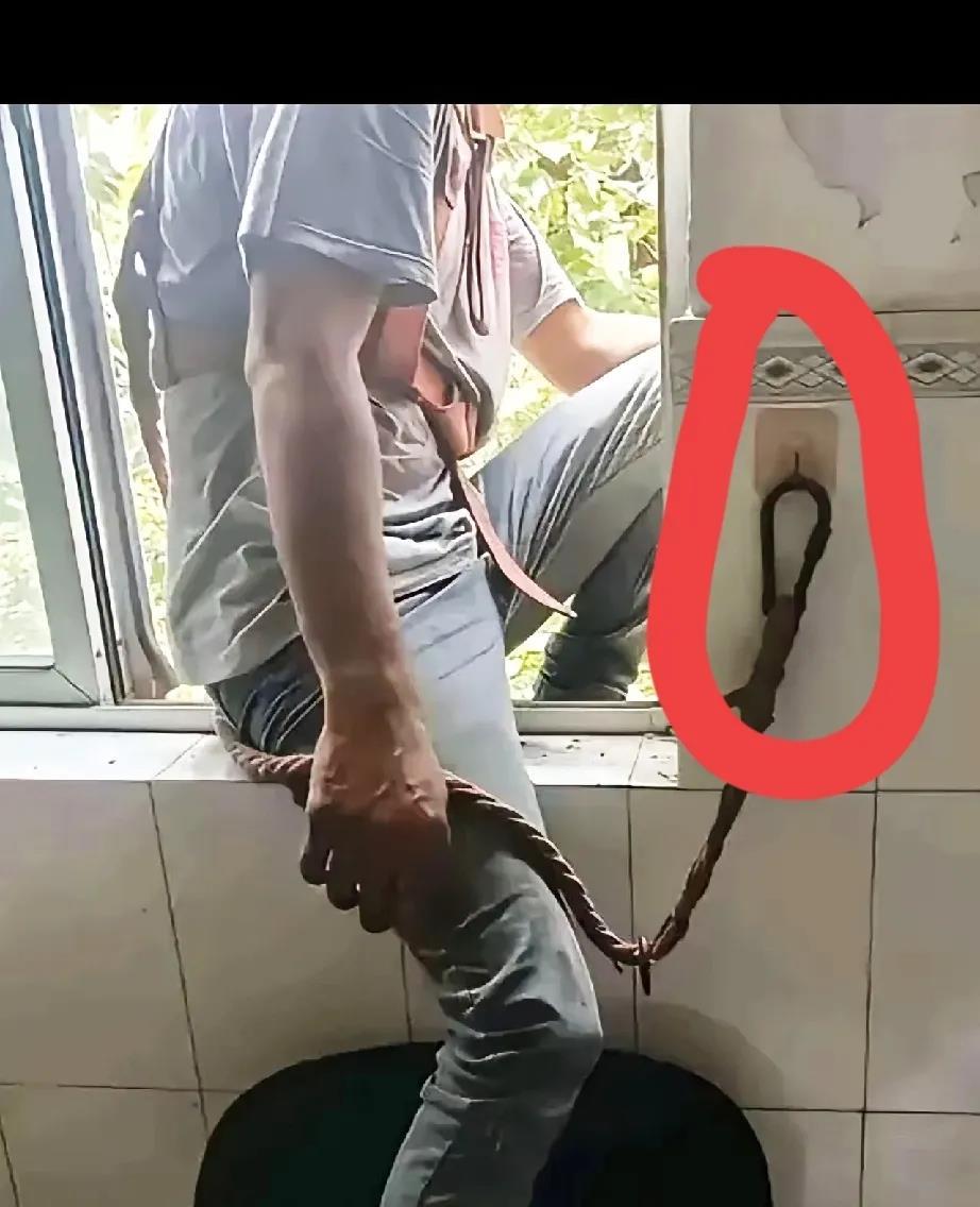 你还别说！
这安全意识还挺强的！