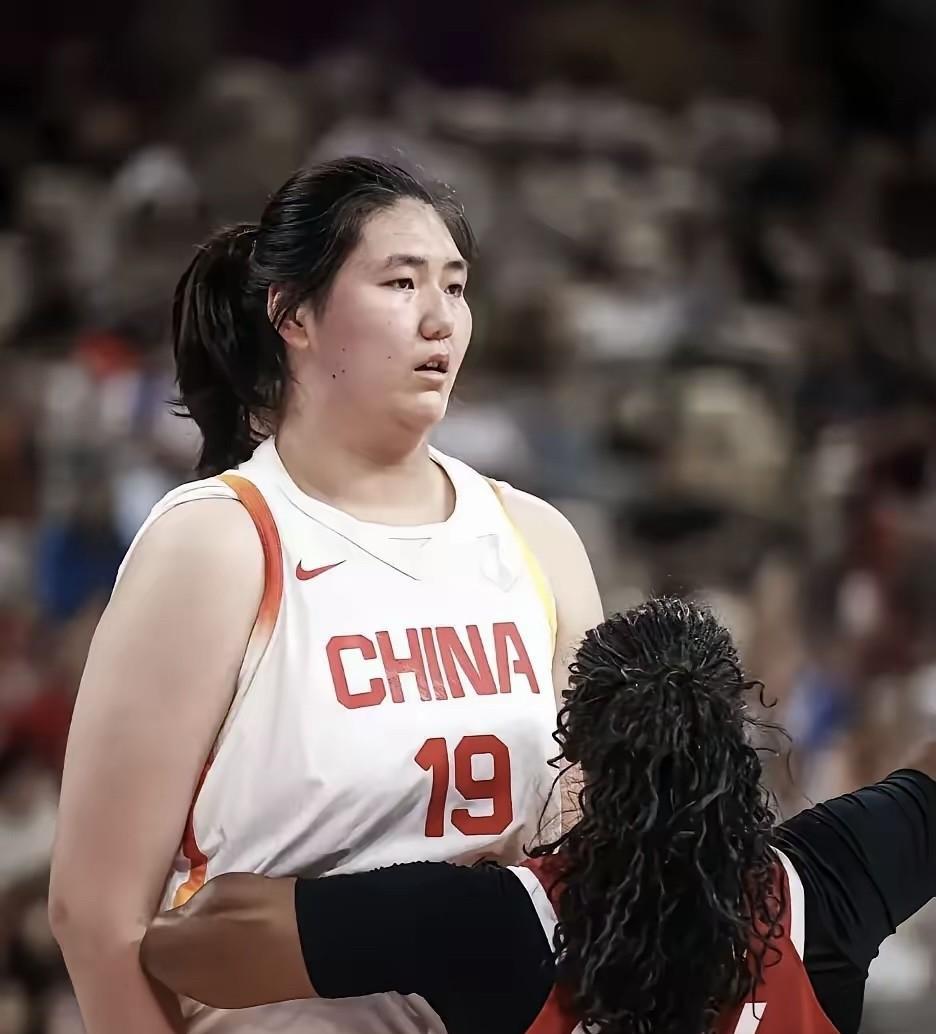 实话实说！2028年奥运会中国女篮最不可缺席的五位主力:
1、李月汝（中锋，WN