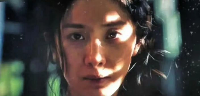 没有对比就没有伤害！
看了《酱园弄》，对比影片中的三位女性主演，发现电影脸和电视