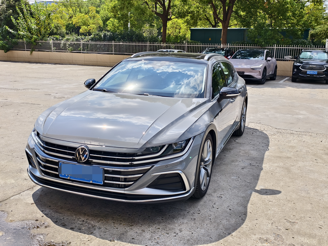 小众的大众CC猎装戳中了我的心
本人接触和研究汽车已经很多年了，看了很多车子，是