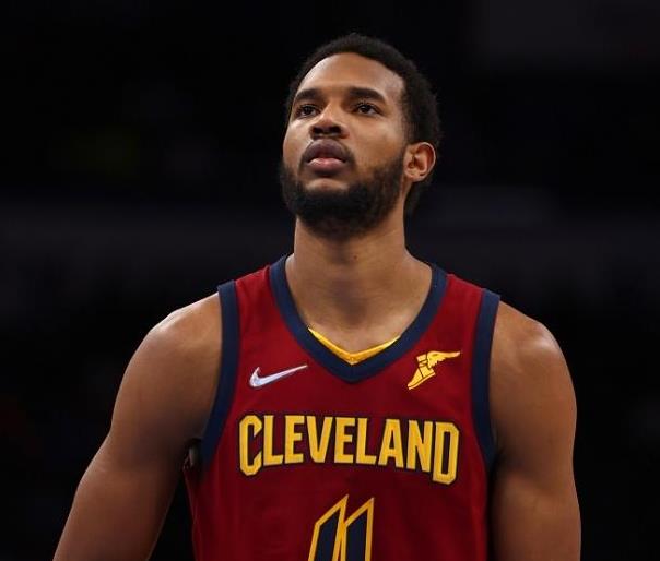 北京时间11月20号上午，休斯顿火箭队艰难地战胜了骑士队，本场比赛也是火箭队近几