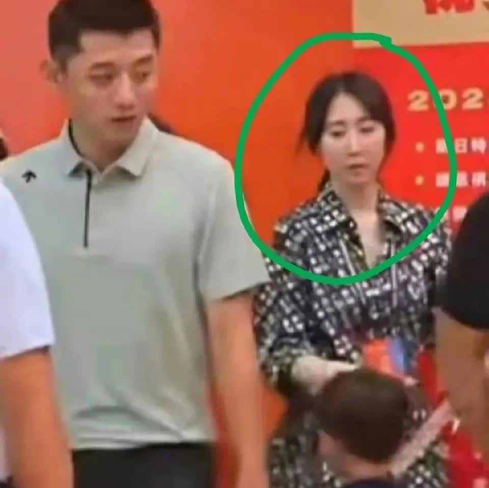 世界冠军恋上前夫前妻？！

这瓜离谱到编剧都不敢这么写。

张继科，国乒