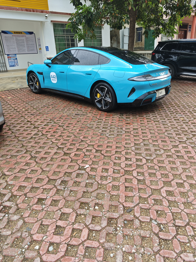 雷总说的500＋路试车辆，我算是信了
在海南省五指山市这种不知名小城市的乡镇也能