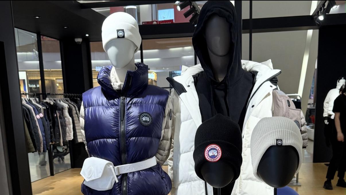 三亚奢侈羽绒服被抢爆，折扣消费观正深入人心