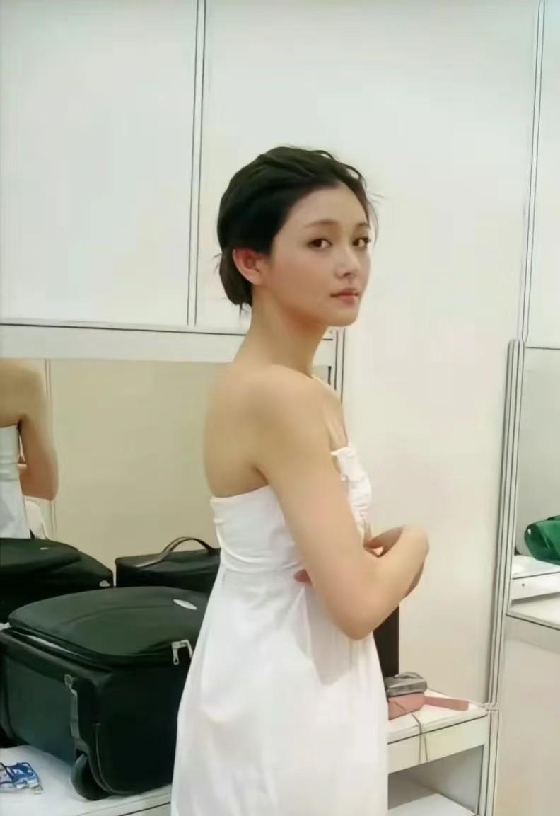 为黑而黑的人太过分了，怎么能拿大S和马筱梅的宠物狗比呢！
马筱梅的宠物狗S了，黑