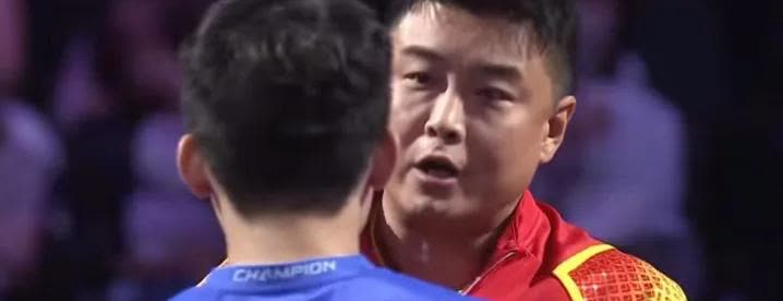 终于知道小石头为什么撑不起世一的原因了。王皓一针见血的说过他的打法:是海南打法东