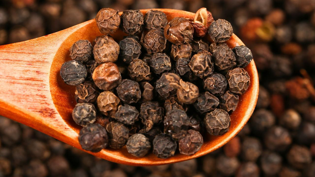 别低估胡椒粉！很多人不知道8个隐藏用法+选存技巧，小白秒变大厨