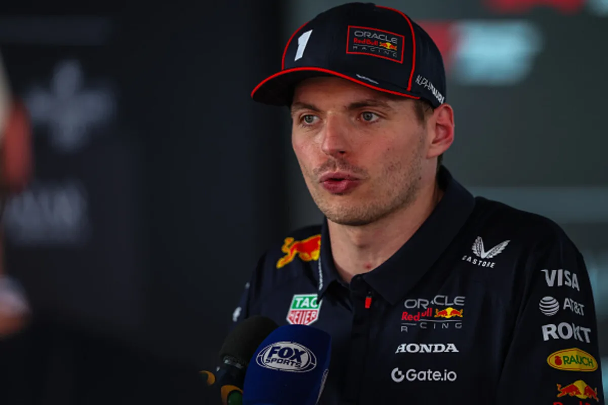 拉塞尔对维斯塔潘大发雷霆：“他总是这样比赛，把F1误认为是iRacing。”
而