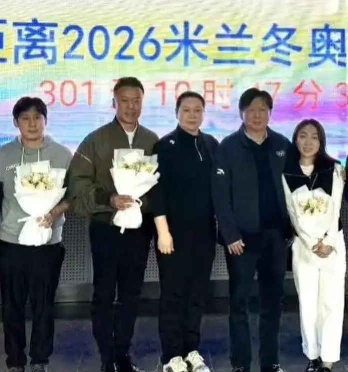 隋文静韩聪复出？
北京奥运会花样滑冰双人滑冠军隋文静韩聪在奥运后就淡出了赛场。隋
