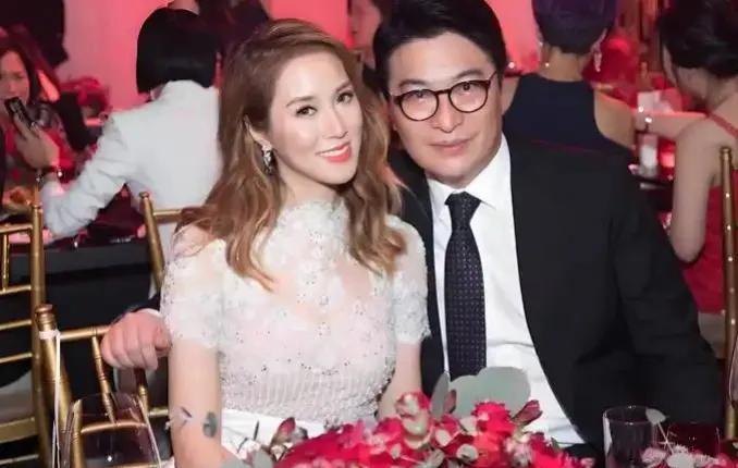 李兆基这一走，徐子淇的日子要难过了。
这位女明星能嫁入豪门全凭公公力挺，老公的“
