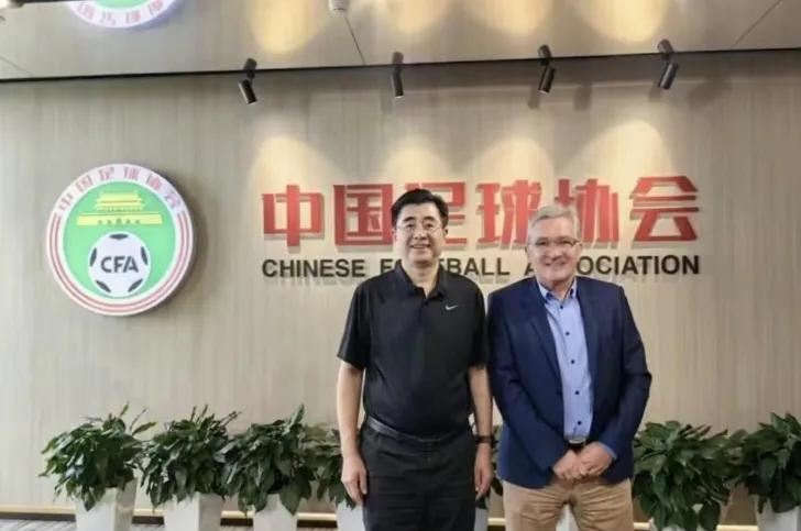绝望？伊万何时下课不是足协能决定的！
国足虽然输掉了客场对阵印尼的生死战，彻底无
