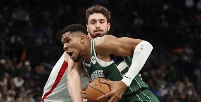 火箭这是决心要争冠了啊！
根据NBA记者肯特的报道，在字母哥的竞争当中，火箭希望