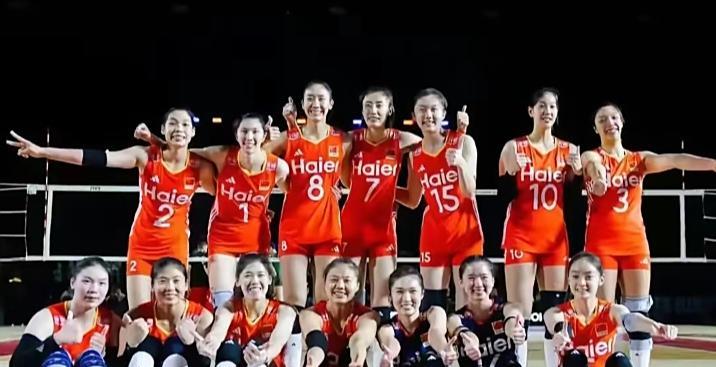 中国女排3-1战胜哥伦比亚，取得两连胜之后，所在小组最新积分榜如下:
胜6局负0