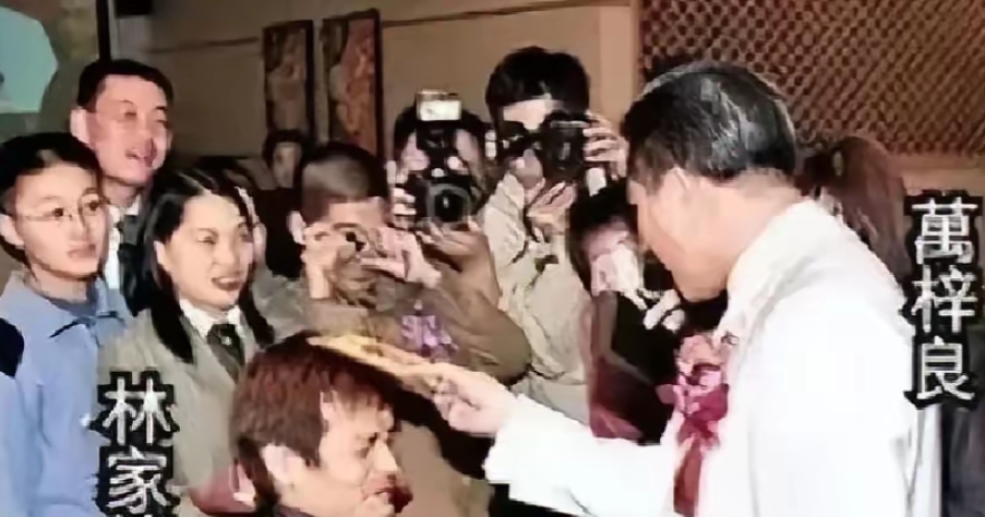 万梓良和林家栋的故事太让人感慨。1993年，连房租都付不起的林家栋穷困潦倒，万梓