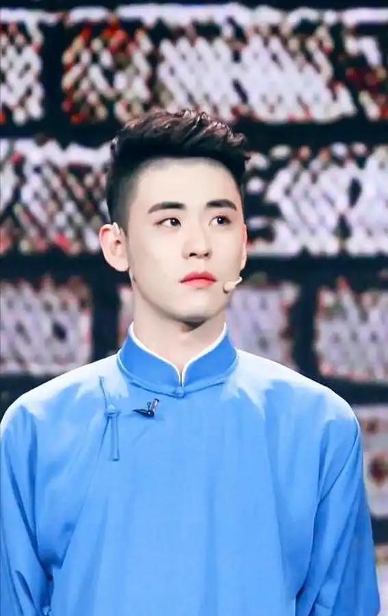 德云社队长之“六最”：
1、最帅：八队队长张云雷：儒雅俊朗堪称公子世无双；
2、