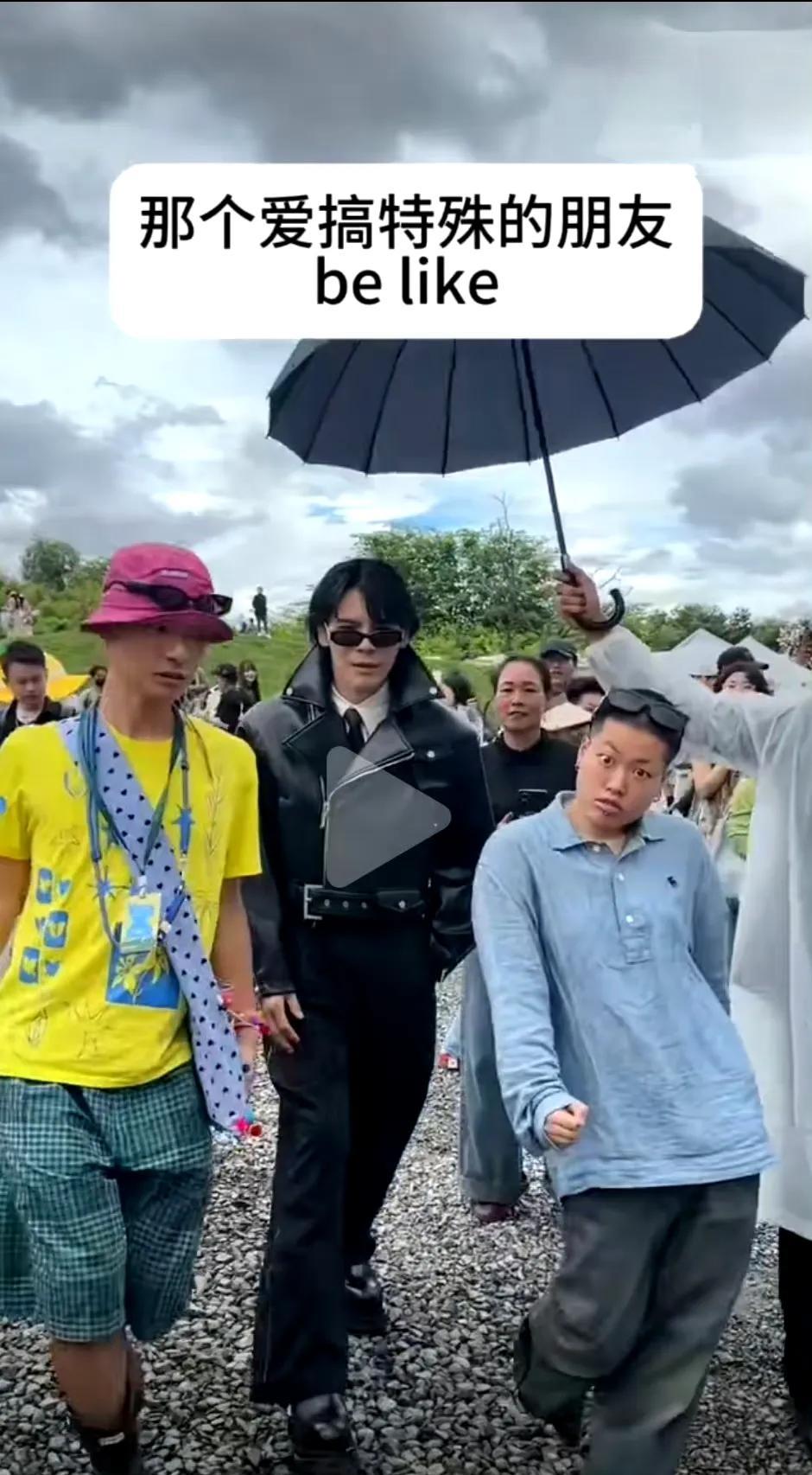 #向佐解锁抽象社交新副本#
救命！向佐这波朋友圈简直是“人类社交行为大赏”现场！