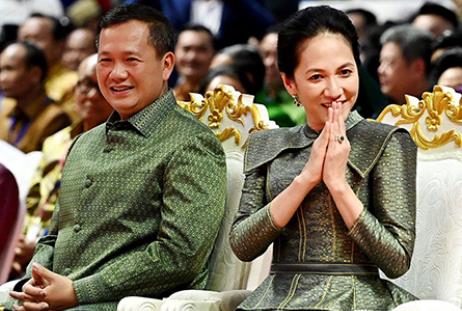 柬埔寨第一夫人碧占莫妮在7月24日晚通过官方Facebook页面发布了一个呼吁，