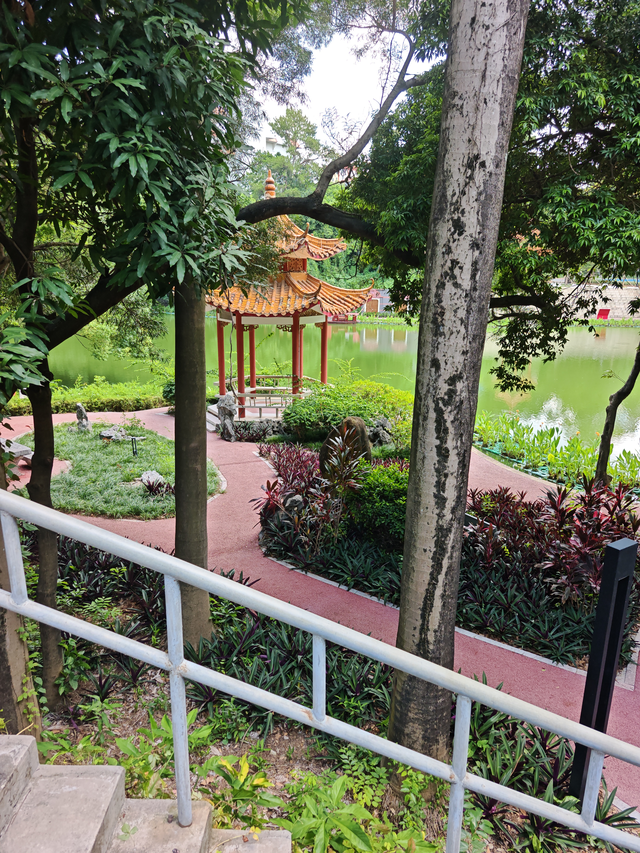 预约保养领克01
预约到南宁保养领克01，二保，不知道要多少钱？