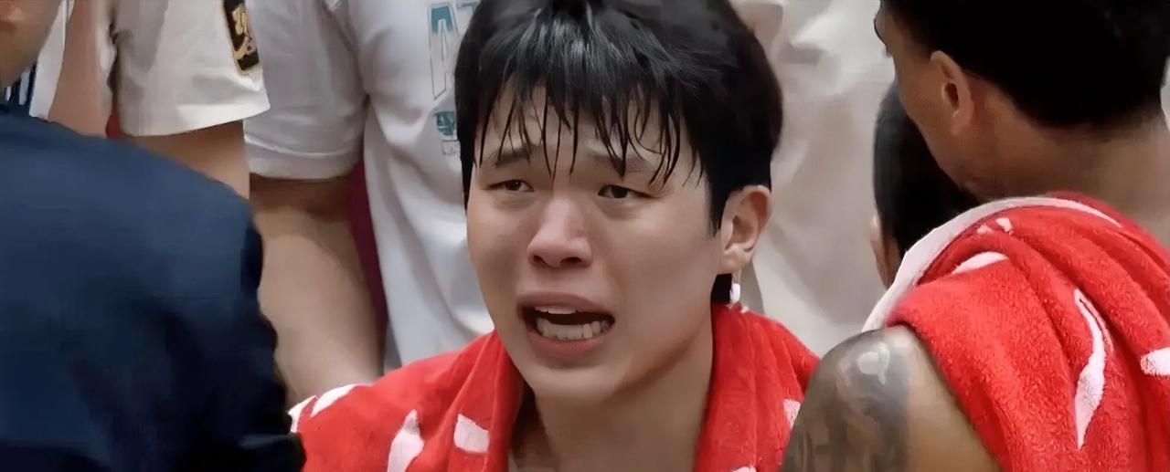 他们两位分别都是球队的核心，并且都很年轻，未来都有机会进入NBA，并且成为中国男