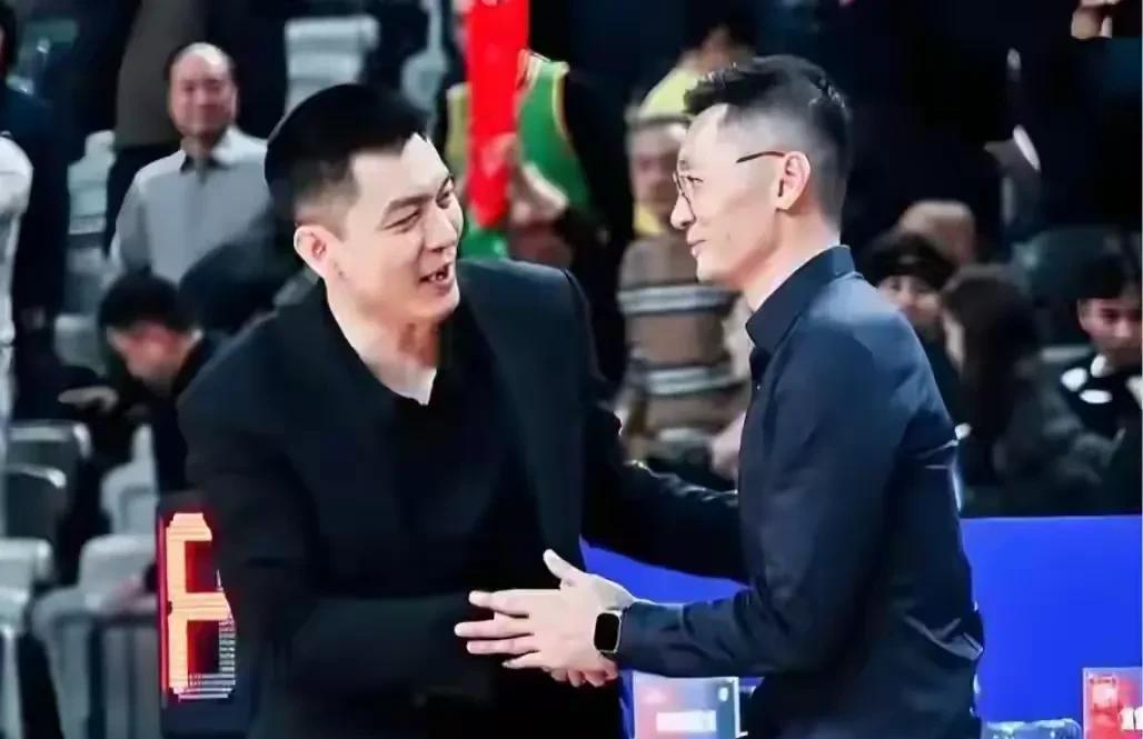新疆男篮和辽宁男篮的这场比赛很有看点。刘炜和杨鸣的斗法值得期待，虽说刘炜表示要向