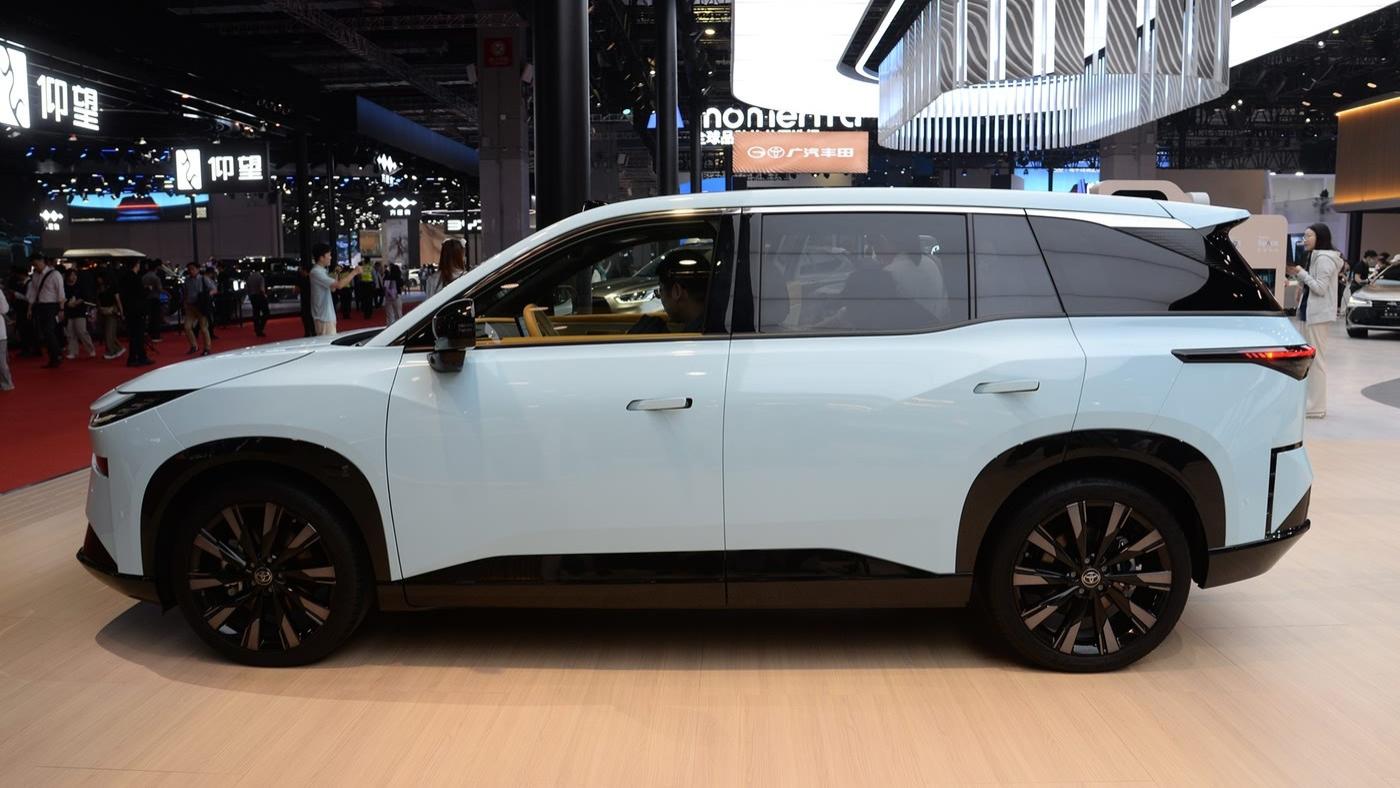 终于尝到了甜头！纯电SUV月销破万，丰田做对了什么？