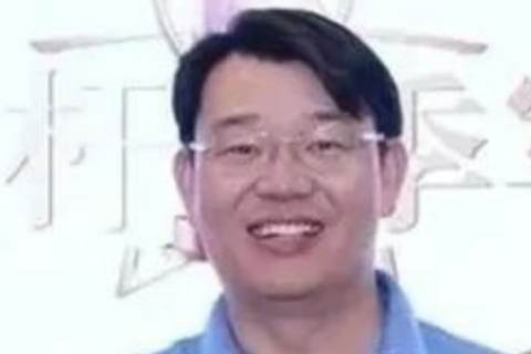 #证监会老处长杨郊红被查球技接近顶尖# 2016年，原证监会发行监管部监管四处处