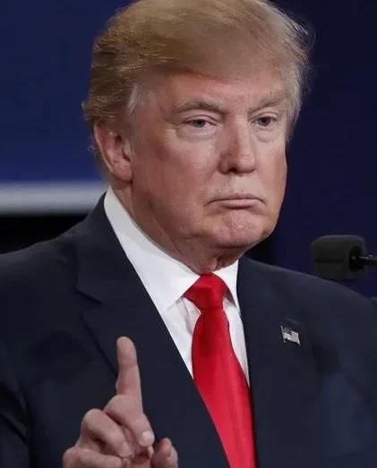 特朗普太无礼，太嚣张了。
网曝：特朗普自言以后再不称加拿大总理为“州长”了，称“