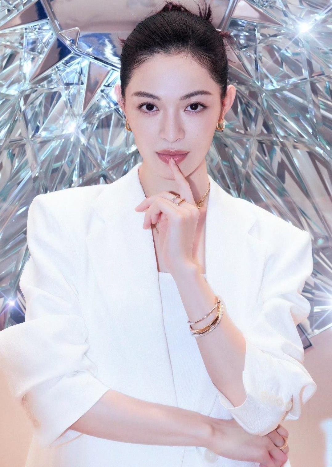 钟楚曦自带气场的气质真是绝了