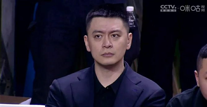 辽宁球迷误会杨鸣了，喊下课为时尚早，输同曦其实是以退为进，为了明哲保身，我敢肯定