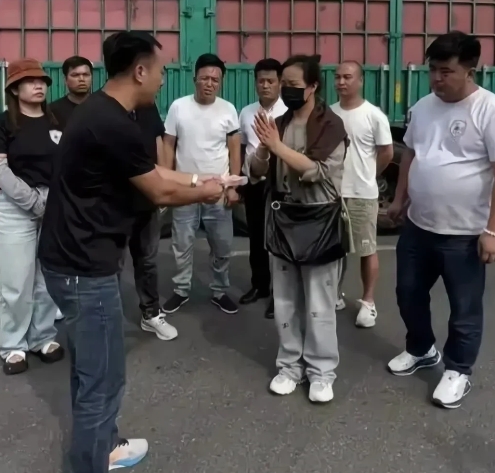 都说人性本就自私，可这几位完全颠覆了我的想象！2024年8月，他们只因帮助一个离