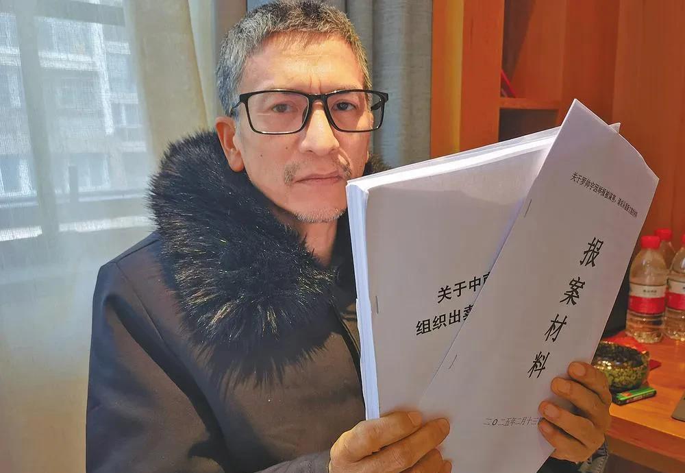 我看了一下罗帅宇事件的官方报告，报告明确指出，罗医生从未在刘翔峰手下工作。

