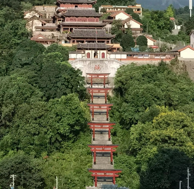 据说这是日本装修风格 所以拆了