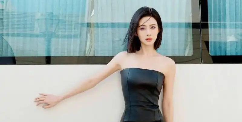孟子义生理期名场面笑不活了！女明星痛到劈叉却让全网狂赞：姐活得比男人还敞亮！
"