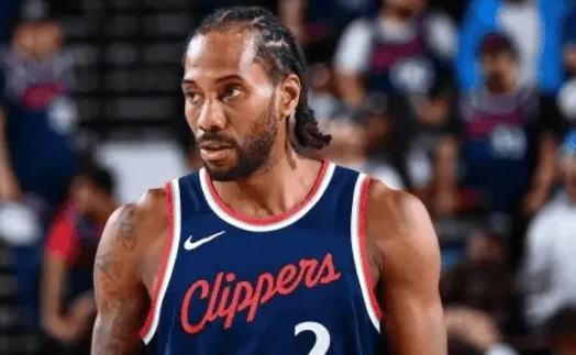 鹈鹕主帅：小卡投进了一个高难度球，以前见过他进这样的球
昨日NBA杯小组赛，鹈鹕