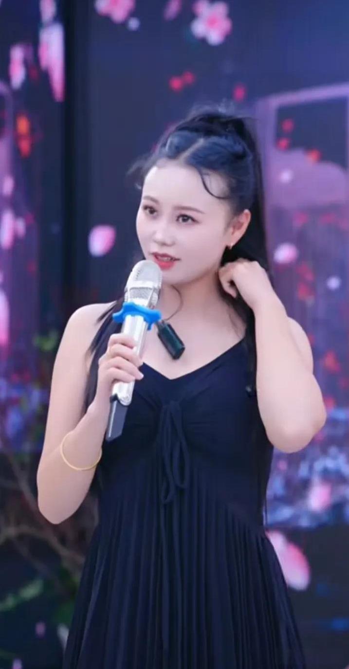 村花晴儿生日庆典早早下播，到底发生了什么？
         昨天是农村幺哥公司