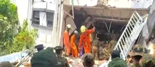 中国救援队到了……

让我心寒的不是中国人去缅甸救援，而是中国救援队到了以后