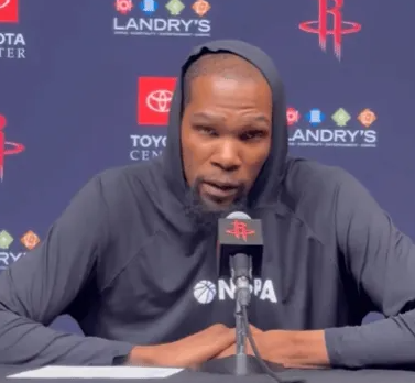 NBA常规赛火箭主场对阵雷霆的比赛已经结束。全场战罢，火箭以91-111不敌雷霆