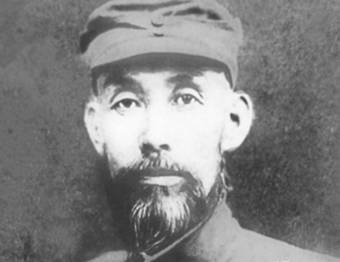 1937年，“七七事变”后，日寇不再掩饰其野心，大举入侵我国，十万大军逼近山东，