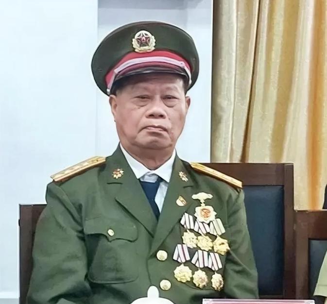 1981年，法卡山战役中，越军发动五次猛烈反扑，中越双方展开罕见的白刃战，战况惨