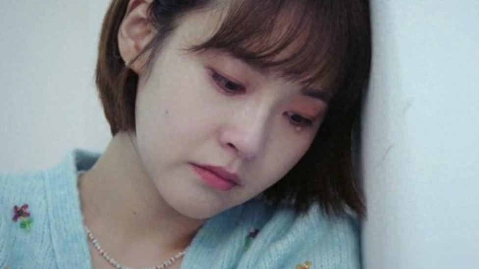 又是一对姐弟恋，张佳宁恋情曝光：曾拒认亲父，坦言舅舅就是我爸