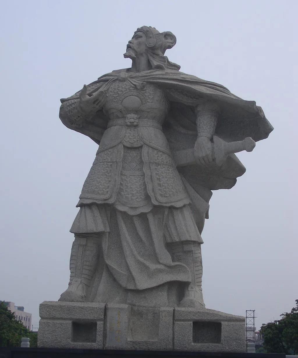 如何评价袁崇焕？志大才疏，有一定能力的，但不能改变局面，也是很有志向的，但是手段
