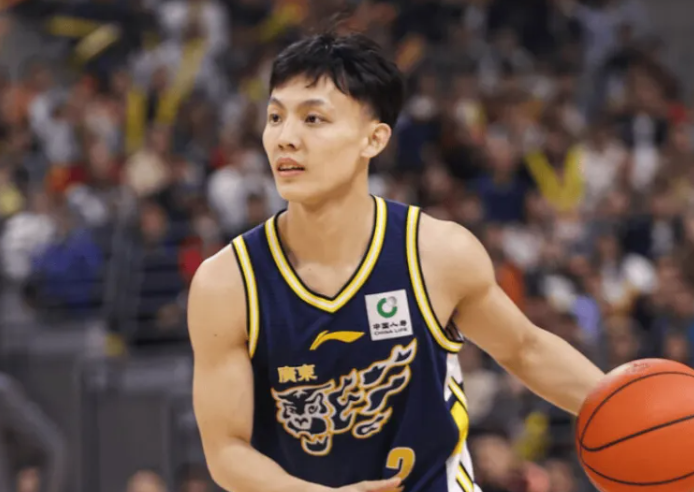 CBA常规赛，北控99-98广东。
廖三宁最后时刻压哨抛投打中，助北控99-98