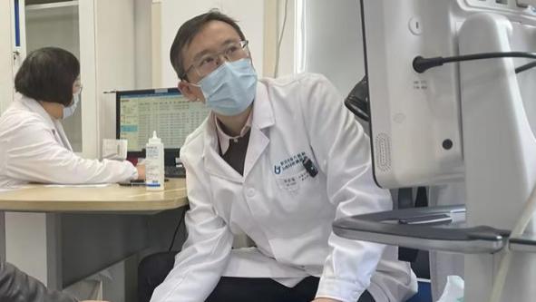 静脉曲张什么时候要尽早干预？出现这几种情况不要犹豫