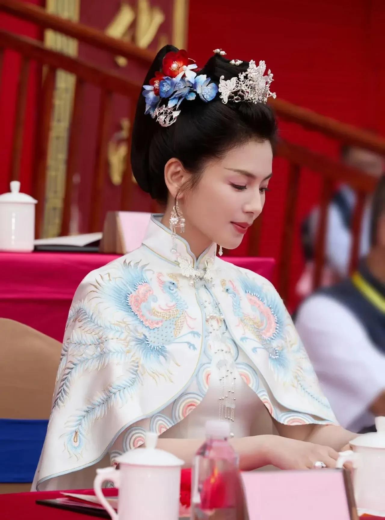 刘涛说，拍《妈祖》时我刚复出，因为要给丈夫还债压力很大。
我在剧组连吃49天素斋