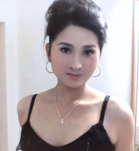 张钰昔日拿出20盘录像带举报30多名导演！反被判侵权终身封杀，如今现状唏嘘